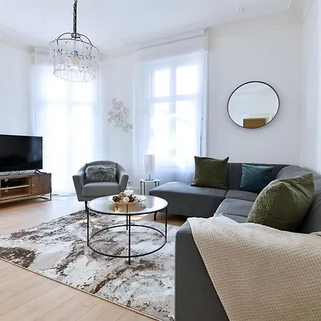 At In - Center Кольмар