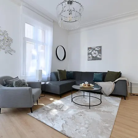 At In - Center Кольмар