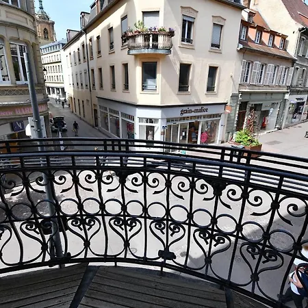 At In - Center Апартаменты *