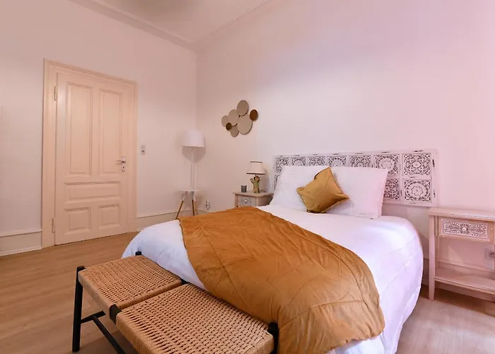 At In - Center アパート *