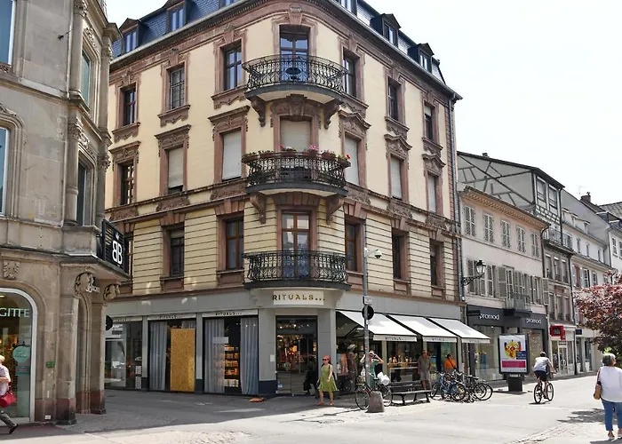 At In - Center * コルマール