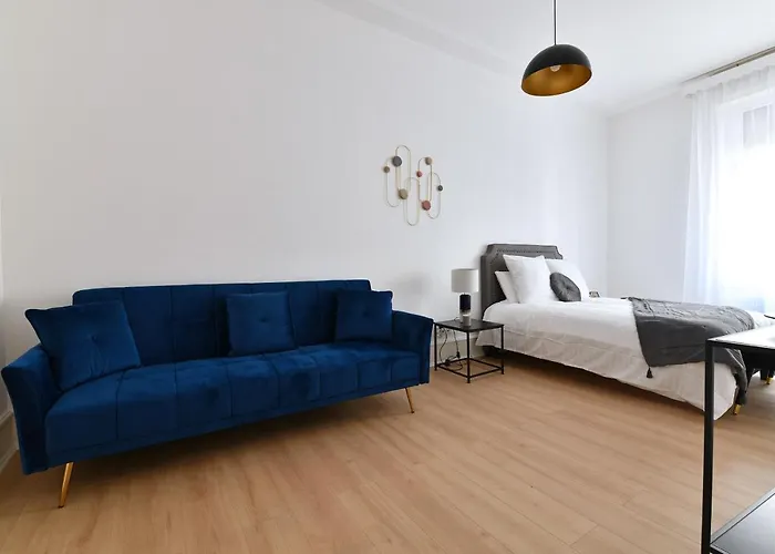 アパート At In - Center *