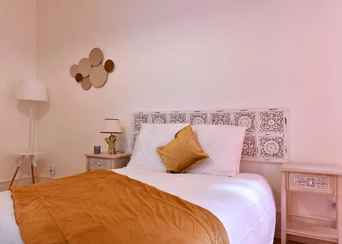 At In - Center アパート *