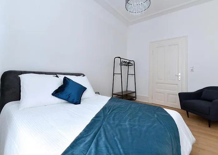 At In - Center Апартаменты