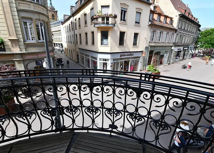 At In - Center Апартаменты *